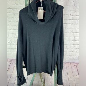 Chelsea 28 black sweater x-large